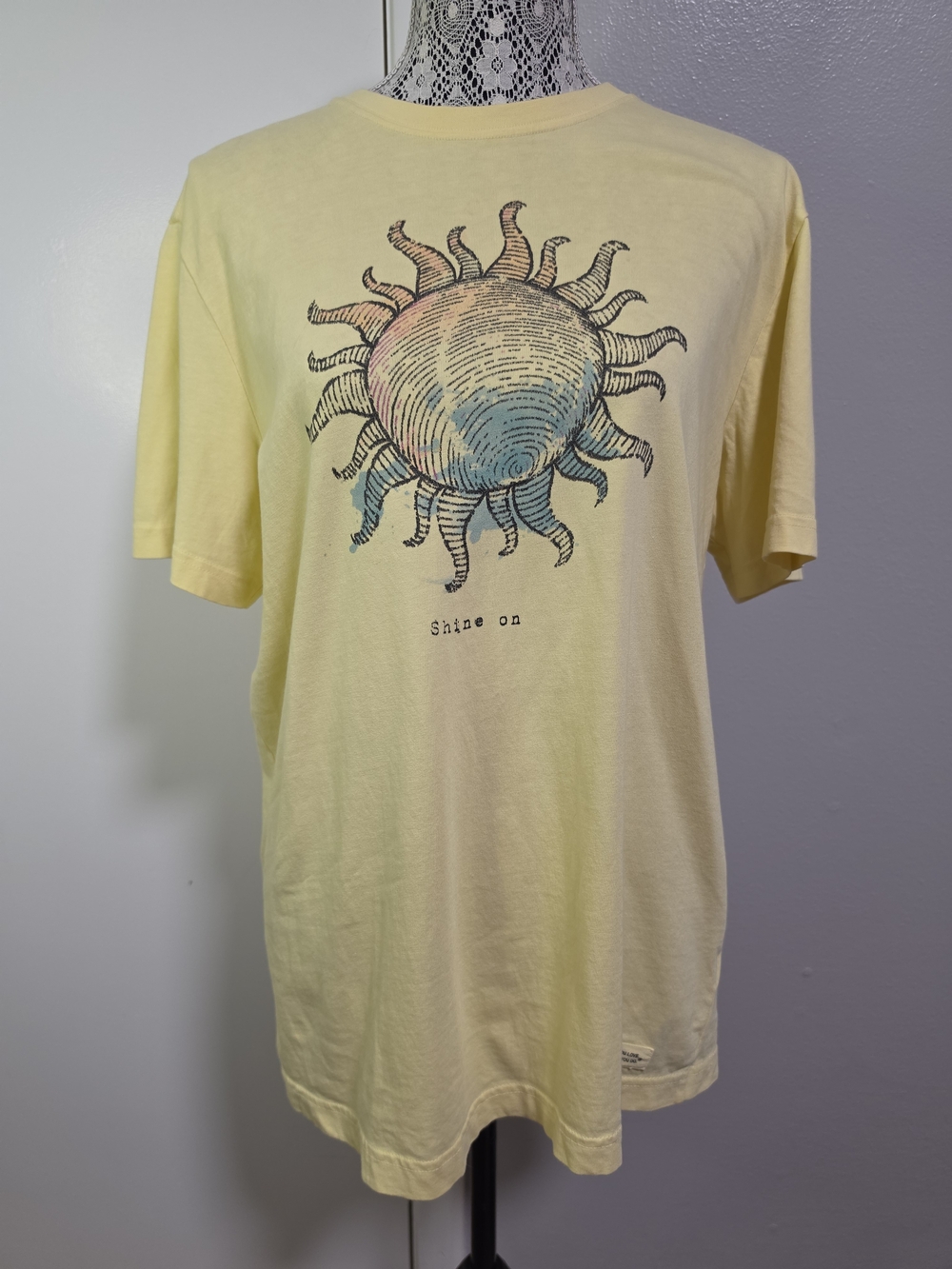 Life is Good Crusher Tee Men's Medium Yellow Shine On Sun Graphic Cotton